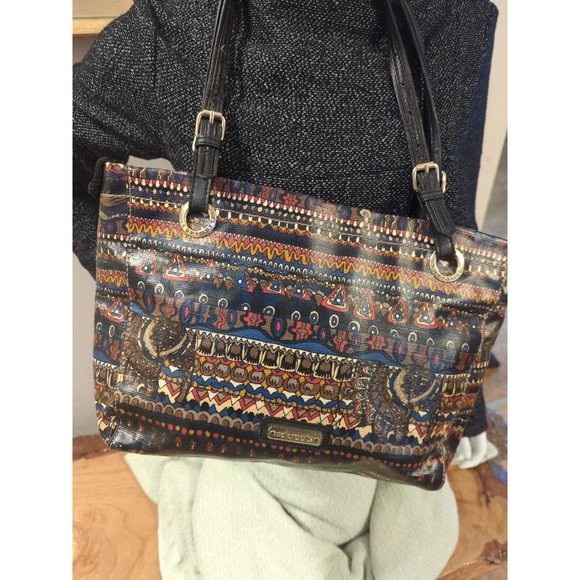 Sakroots Handbags - Sakroots Multicolored  Purse Shoulder Bag elephant Hippie Boho Bag. Gently used.